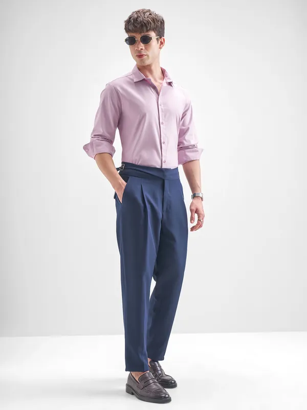 Highlander Men Mauve Solid Slim Fit Casual Shirt