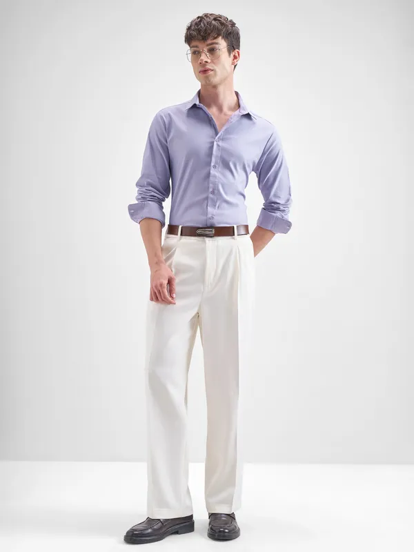 Highlander Men Lavender Solid Relaxed Fit Casual Shirt