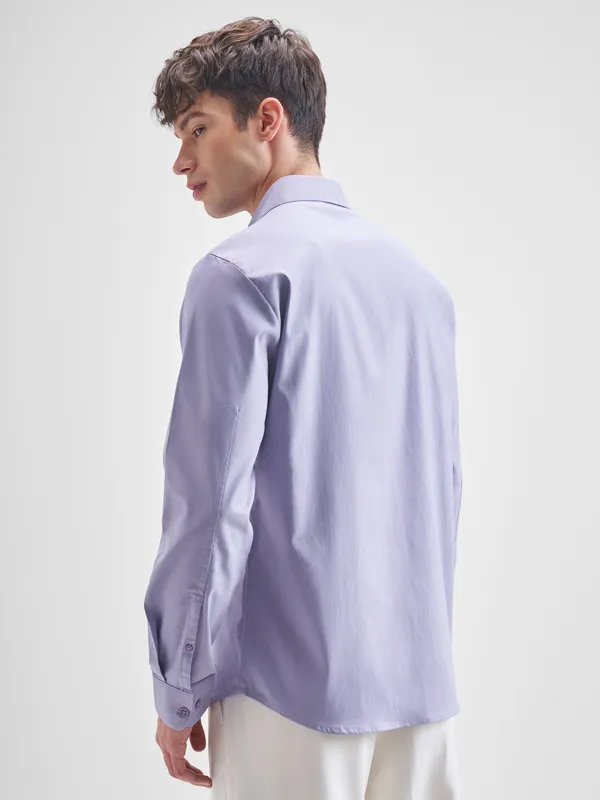 Highlander Men Lavender Solid Relaxed Fit Casual Shirt