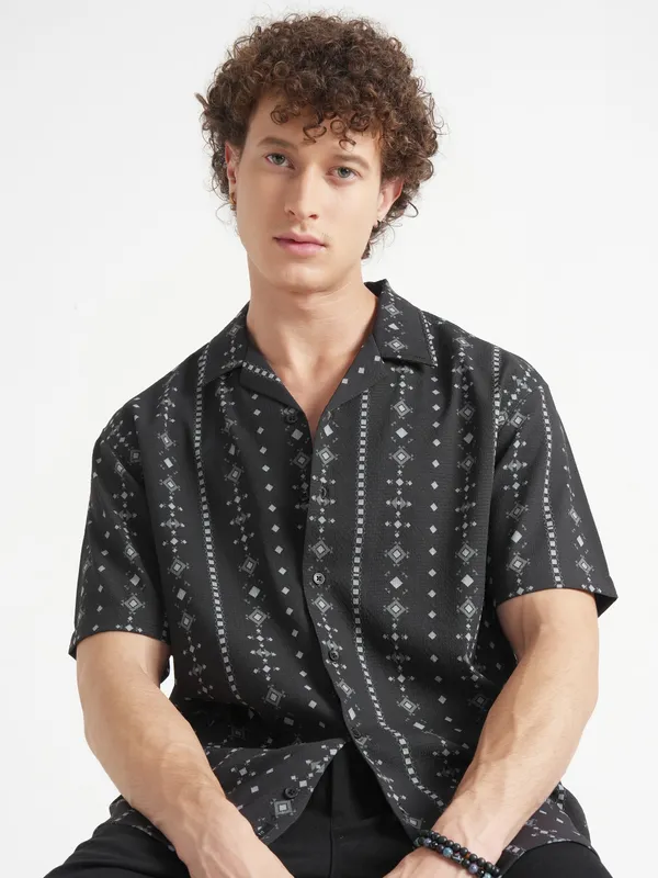 Highlander Men Black Printed Relaxed Fit Casual Shirt