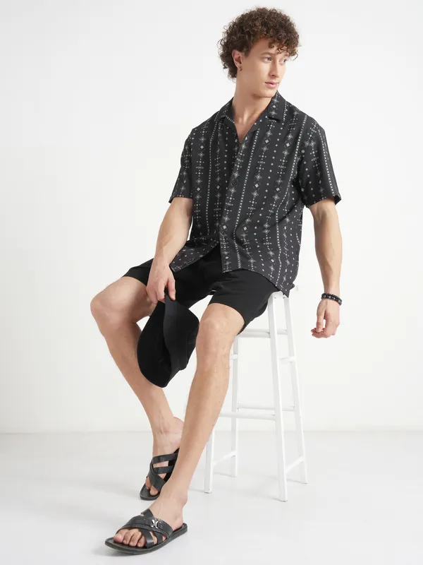 Highlander Men Black Printed Relaxed Fit Casual Shirt