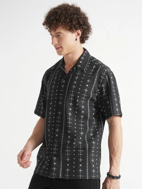 Highlander Men Black Printed Relaxed Fit Casual Shirt