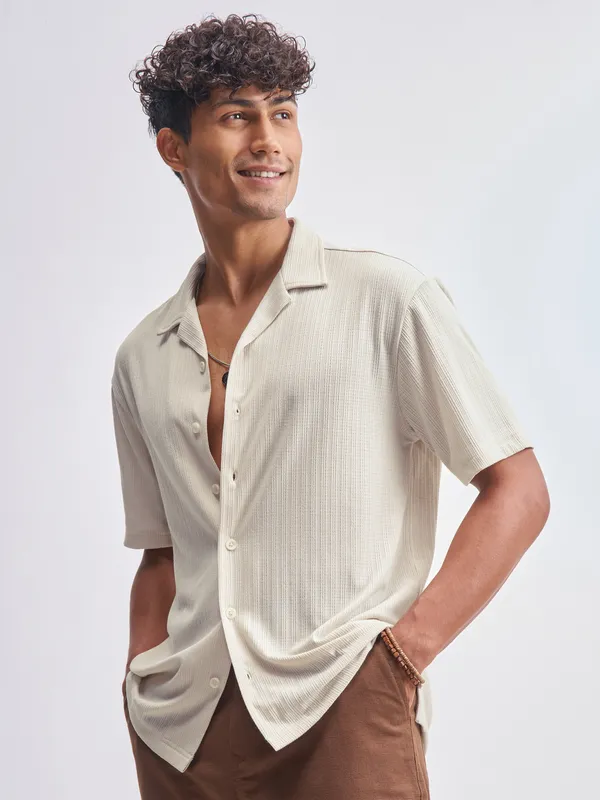 Highlander Men Cream Self Design Relaxed Fit Casual Shirt