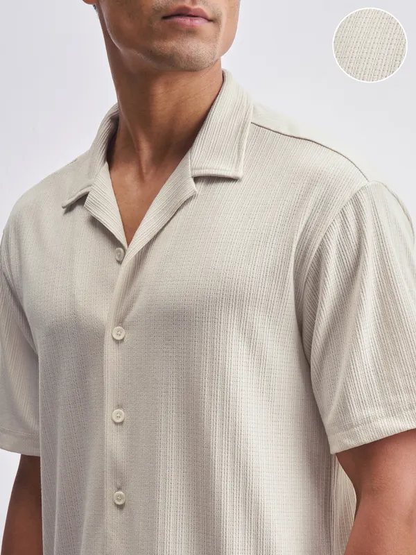 Highlander Men Cream Self Design Relaxed Fit Casual Shirt