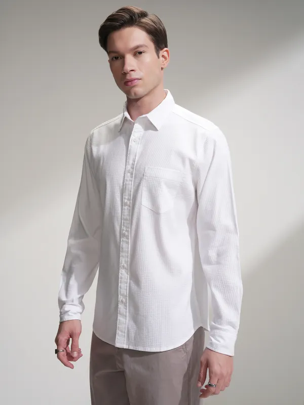 Highlander Men White Self Design Slim Fit Casual Shirt