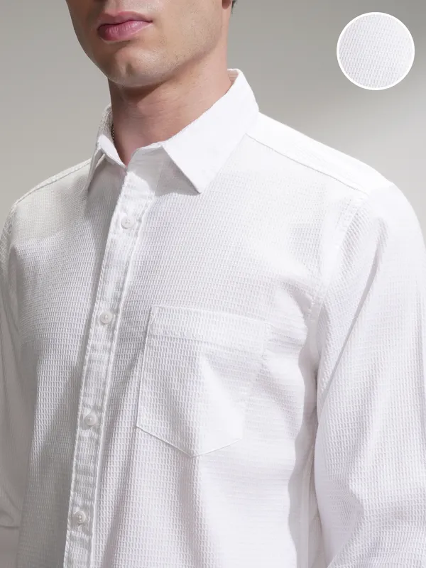 Highlander Men White Self Design Slim Fit Casual Shirt