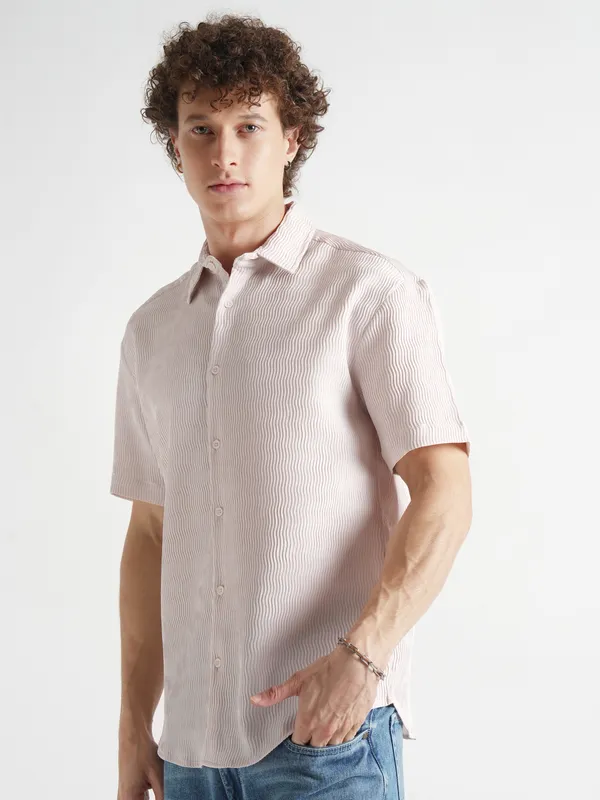 Highlander Men Cream Self Design Relaxed Fit Casual Shirt