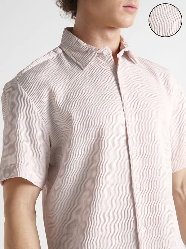 Highlander Men Cream Self Design Relaxed Fit Casual Shirt