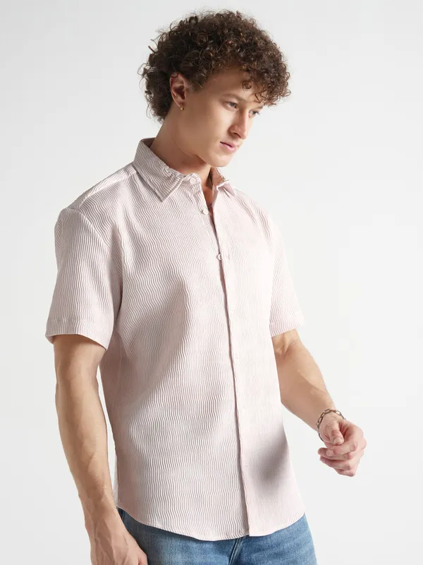 Highlander Men Cream Self Design Relaxed Fit Casual Shirt