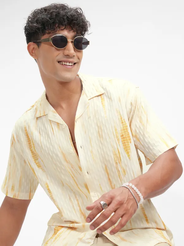 Highlander Men Yellow Printed Relaxed Fit Casual Shirt