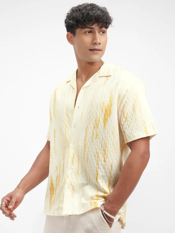 Highlander Men Yellow Printed Relaxed Fit Casual Shirt