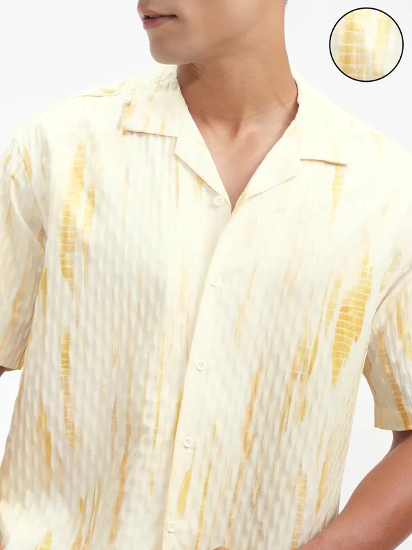 Highlander Men Yellow Printed Relaxed Fit Casual Shirt