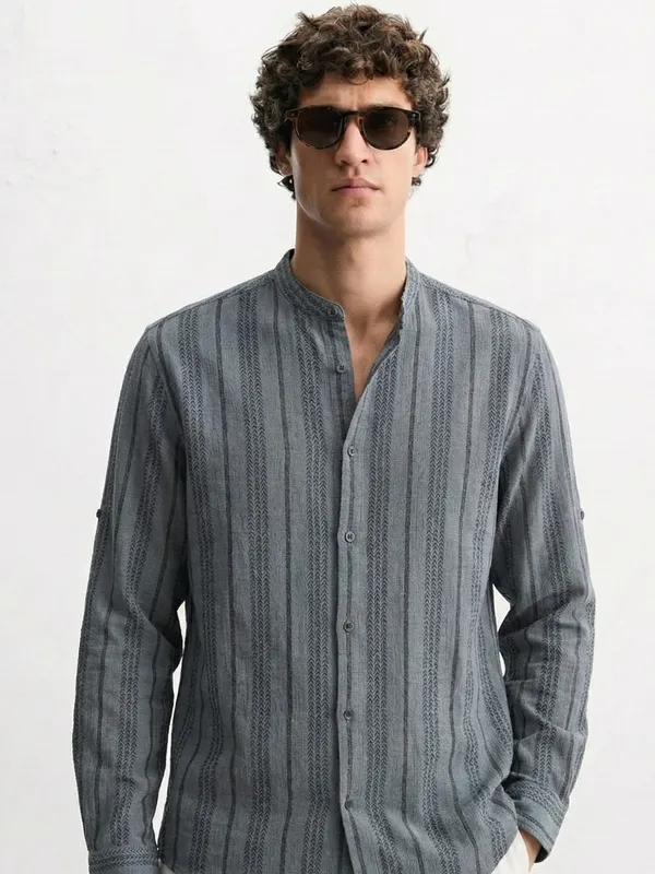 Highlander Men Blue Striped Relaxed Fit Casual Shirt