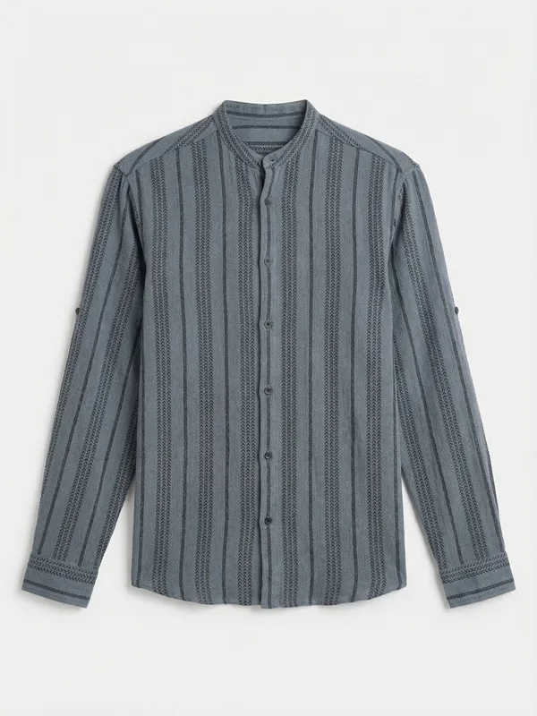 Highlander Men Blue Striped Relaxed Fit Casual Shirt