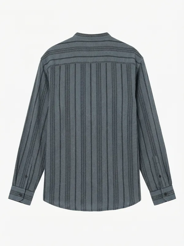 Highlander Men Blue Striped Relaxed Fit Casual Shirt