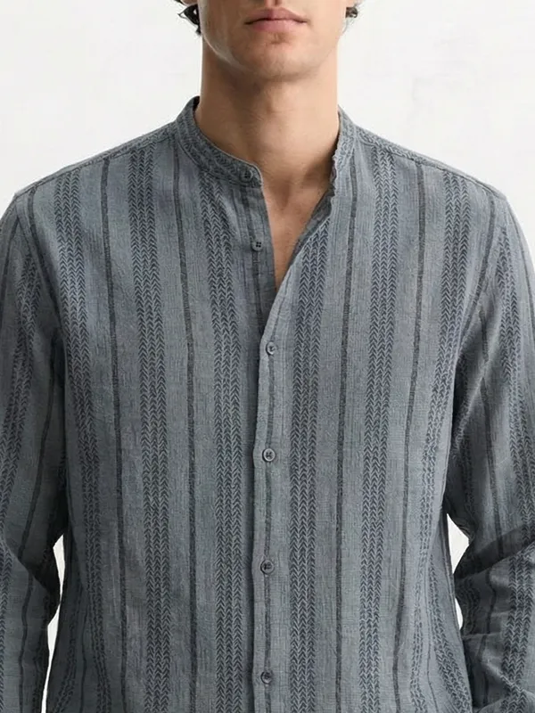 Highlander Men Blue Striped Relaxed Fit Casual Shirt