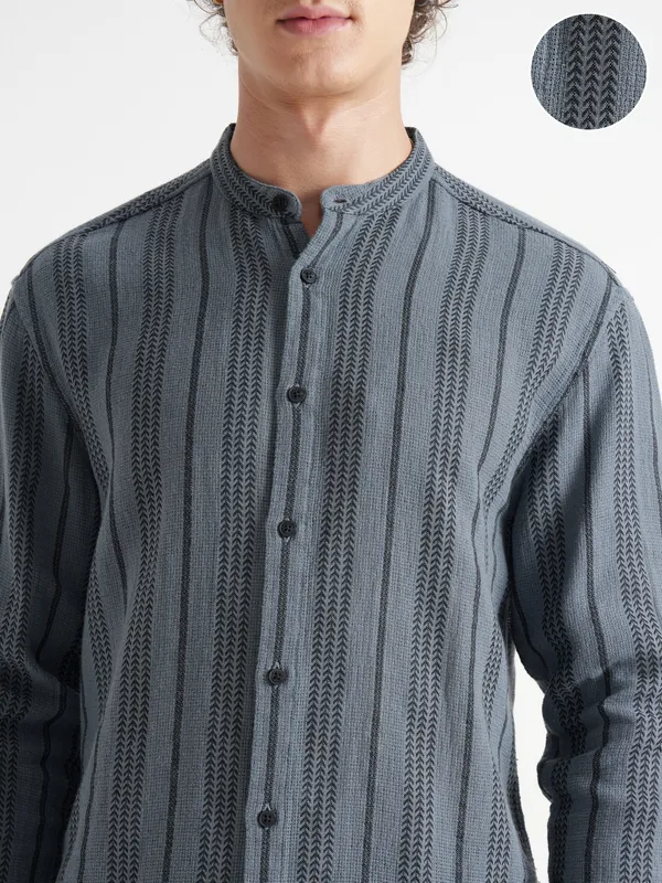 Highlander Men Blue Striped Relaxed Fit Casual Shirt