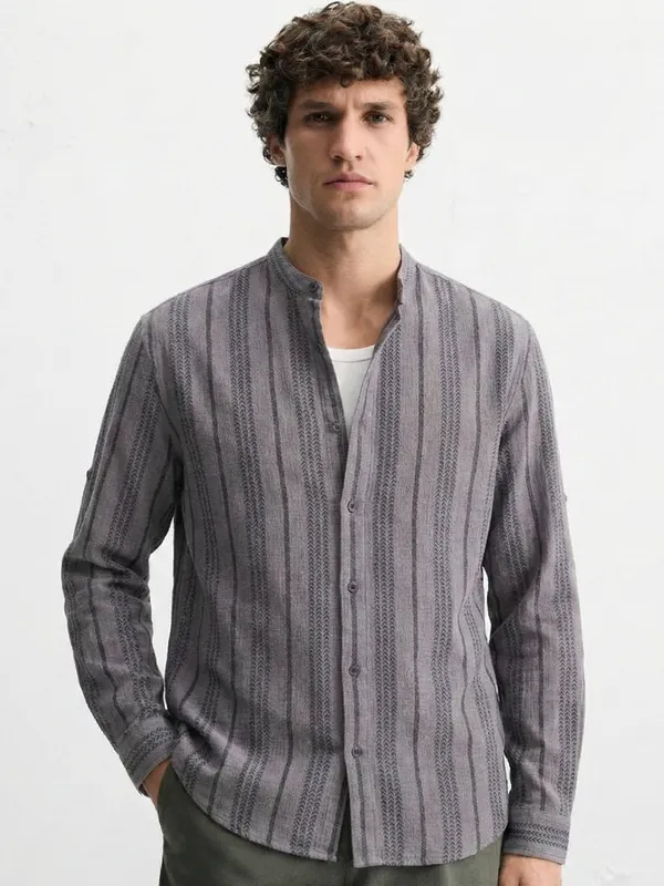 Highlander Men Lavender Striped Relaxed Fit Casual Shirt
