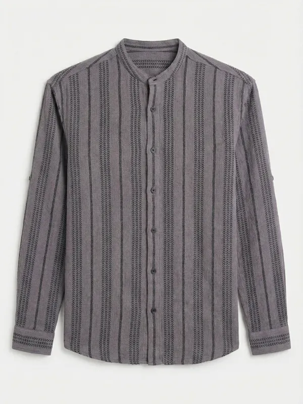 Highlander Men Lavender Striped Relaxed Fit Casual Shirt