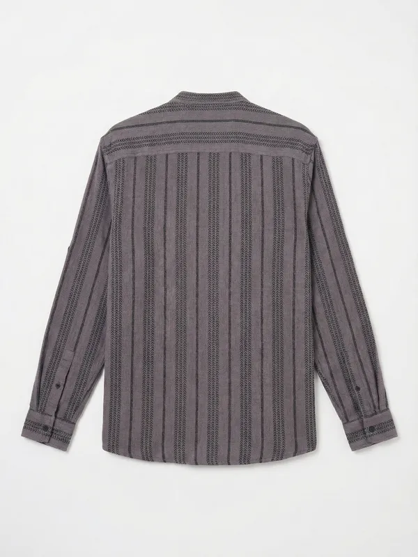 Highlander Men Lavender Striped Relaxed Fit Casual Shirt