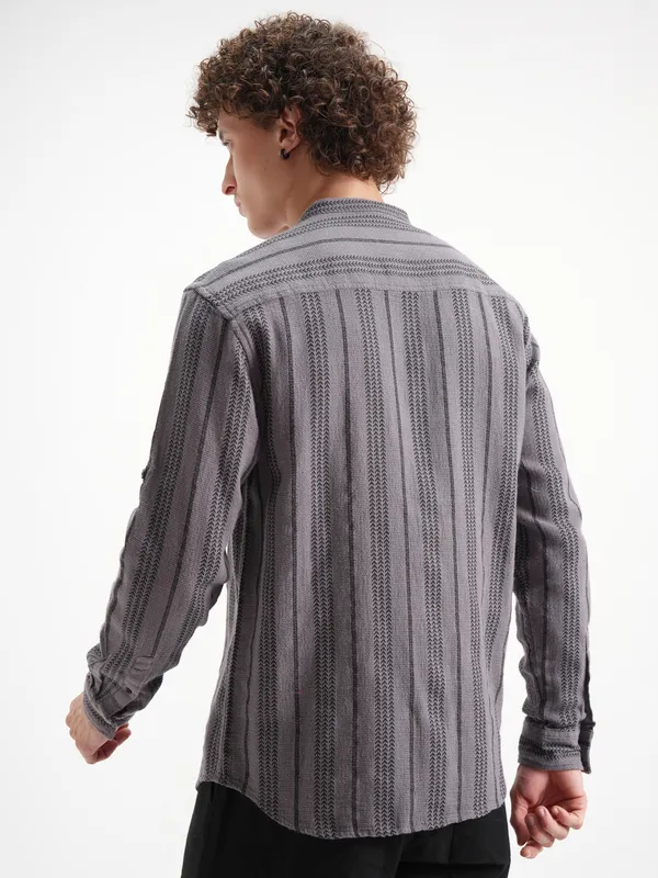 Highlander Men Lavender Striped Relaxed Fit Casual Shirt