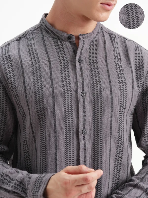 Highlander Men Lavender Striped Relaxed Fit Casual Shirt
