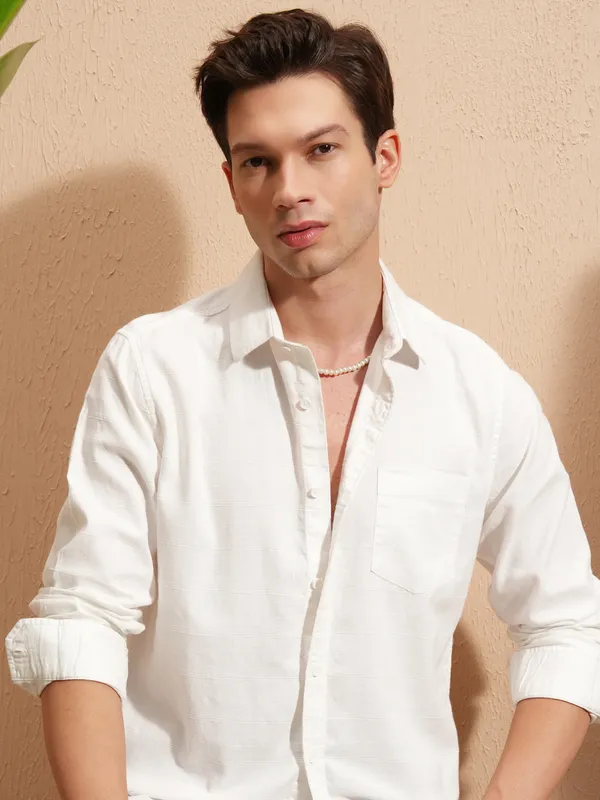 Highlander Men White Self Design Slim Fit Casual Shirt