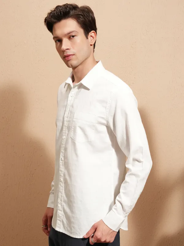 Highlander Men White Self Design Slim Fit Casual Shirt