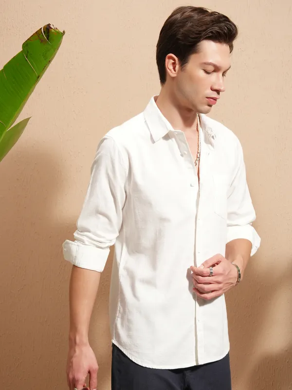 Highlander Men White Self Design Slim Fit Casual Shirt