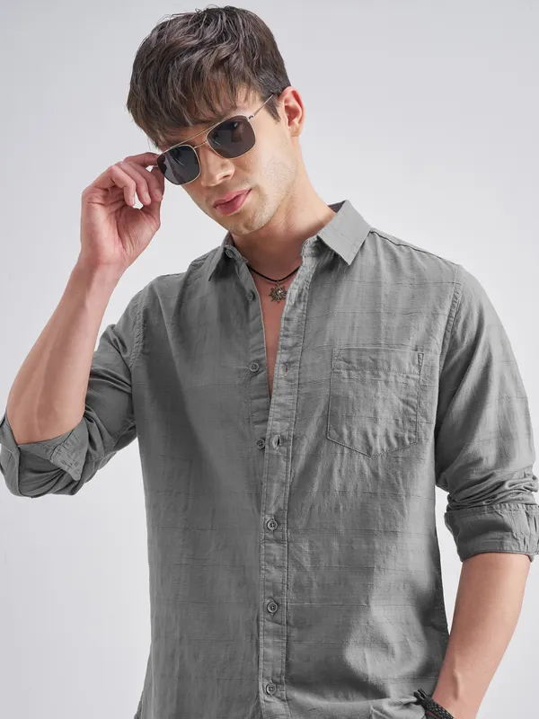 Highlander Men Grey Solid Slim Fit Casual Shirt