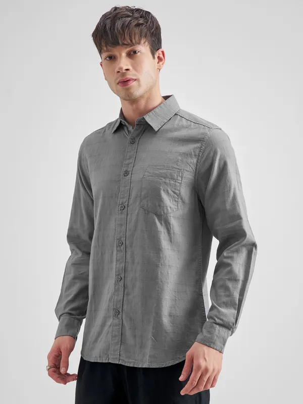 Highlander Men Grey Solid Slim Fit Casual Shirt