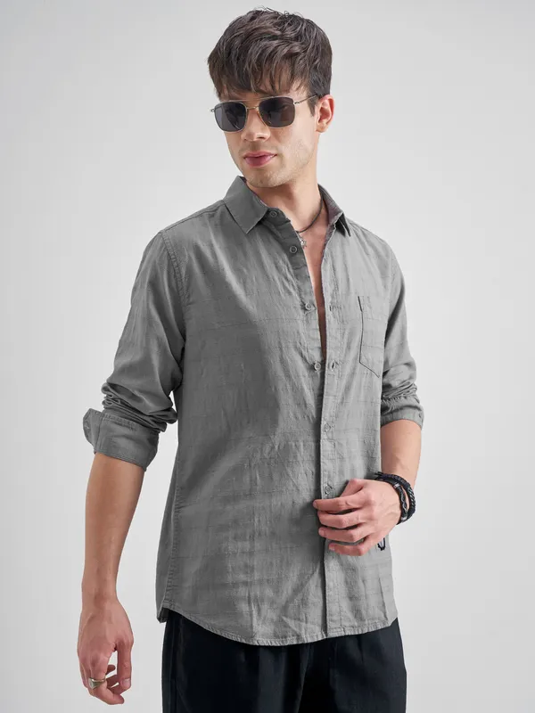 Highlander Men Grey Solid Slim Fit Casual Shirt