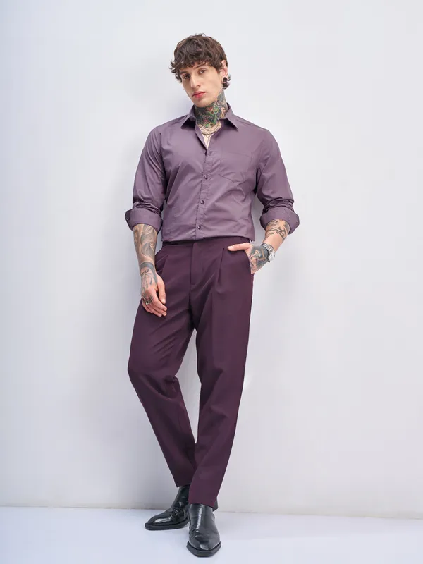 Highlander Men Lavender Solid Slim Fit Casual Shirt