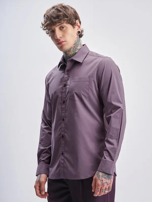 Highlander Men Lavender Solid Slim Fit Casual Shirt
