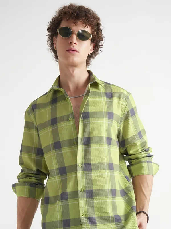 Highlander Men Green Checked Relaxed Fit Casual Shirt