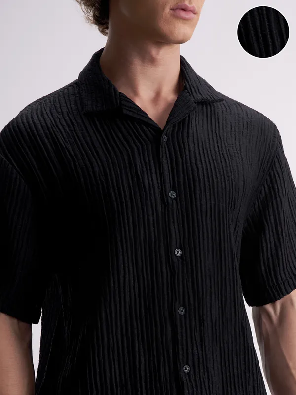 Highlander Men Black Self Design Relaxed Fit Casual Shirt