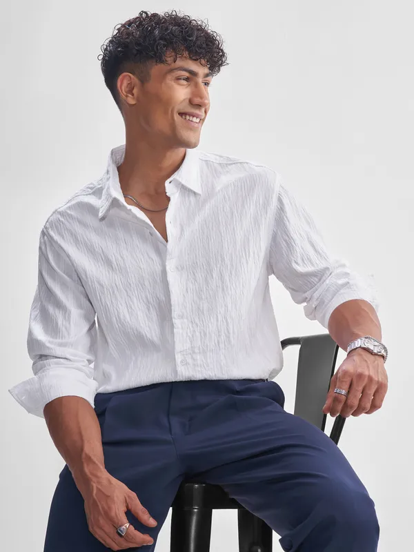 Highlander Men White Crushed Relaxed Fit Casual Shirt