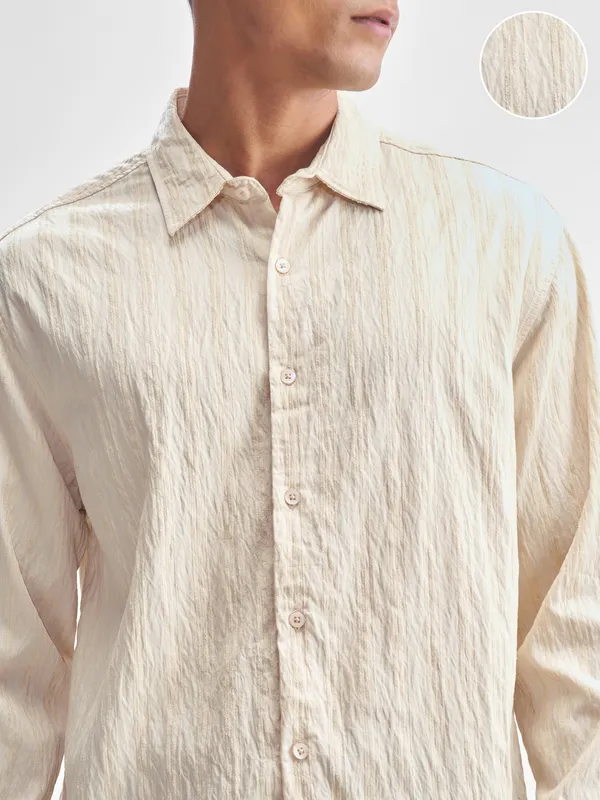 Highlander Men Beige Crushed Relaxed Fit Casual Shirt
