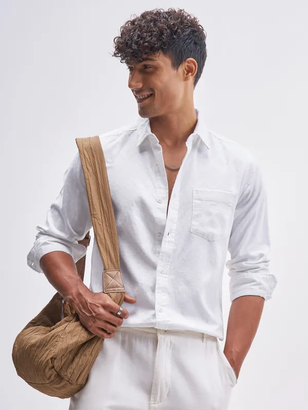 Highlander Men White Self Design Slim Fit Casual Shirt