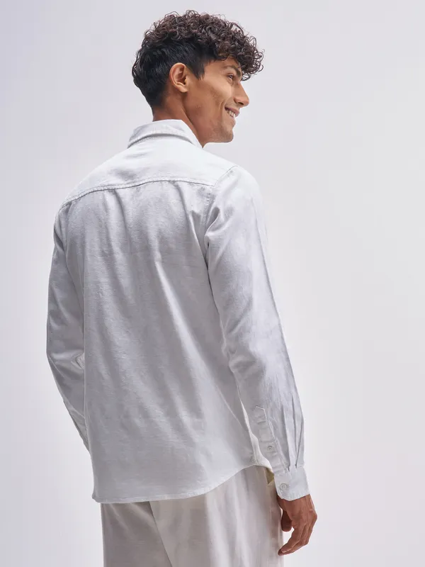 Highlander Men White Self Design Slim Fit Casual Shirt