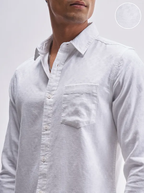 Highlander Men White Self Design Slim Fit Casual Shirt