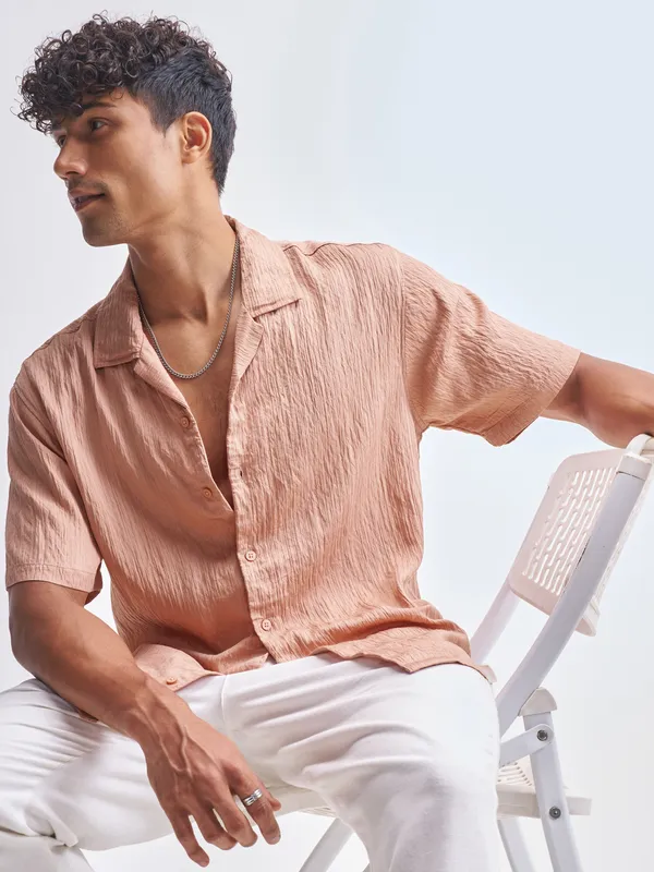Highlander Men Peach Self Design Relaxed Fit Casual Shirt