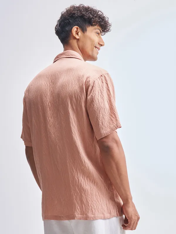 Highlander Men Peach Self Design Relaxed Fit Casual Shirt