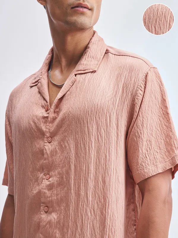 Highlander Men Peach Self Design Relaxed Fit Casual Shirt