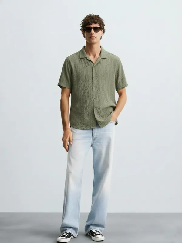 Highlander Men Green Self Design Relaxed Fit Casual Shirt