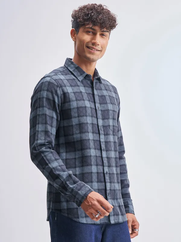 Highlander Men Blue Checked Slim Fit Casual Shirt