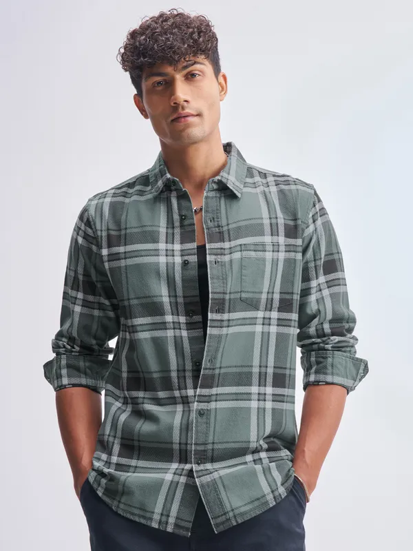 Highlander Men Green Checked Slim Fit Casual Shirt