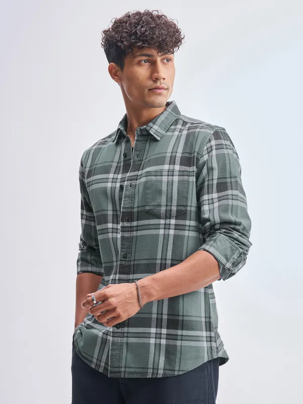Highlander Men Green Checked Slim Fit Casual Shirt