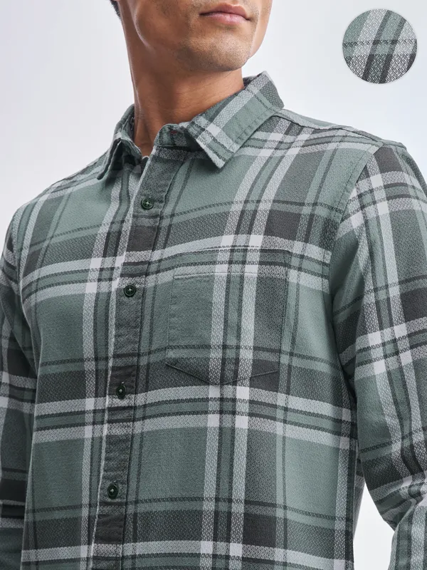 Highlander Men Green Checked Slim Fit Casual Shirt