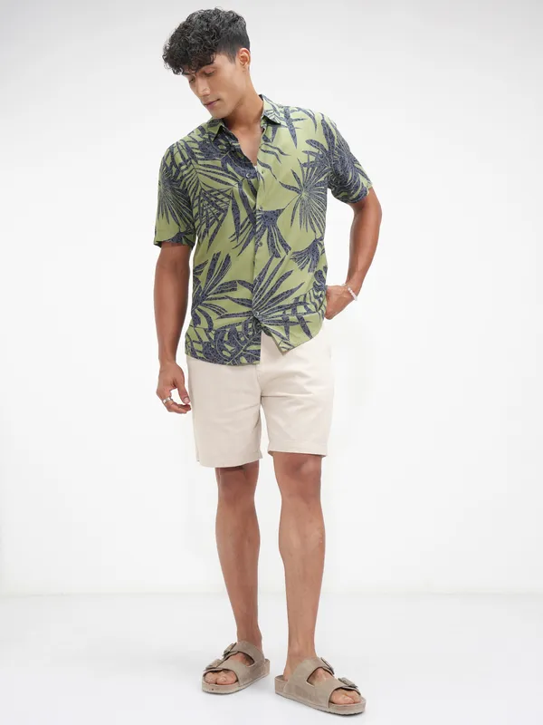 Highlander Men Green Printed Relaxed Fit Casual Shirt